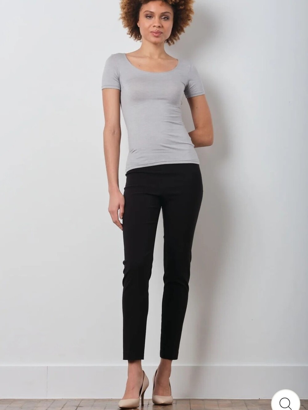 Women’s Straight-Leg Pants in Black